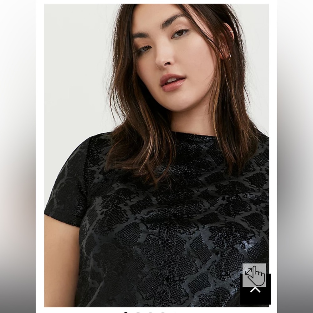 BLACK SNAKESKIN PRINT VELVET HIGH NECK TEE